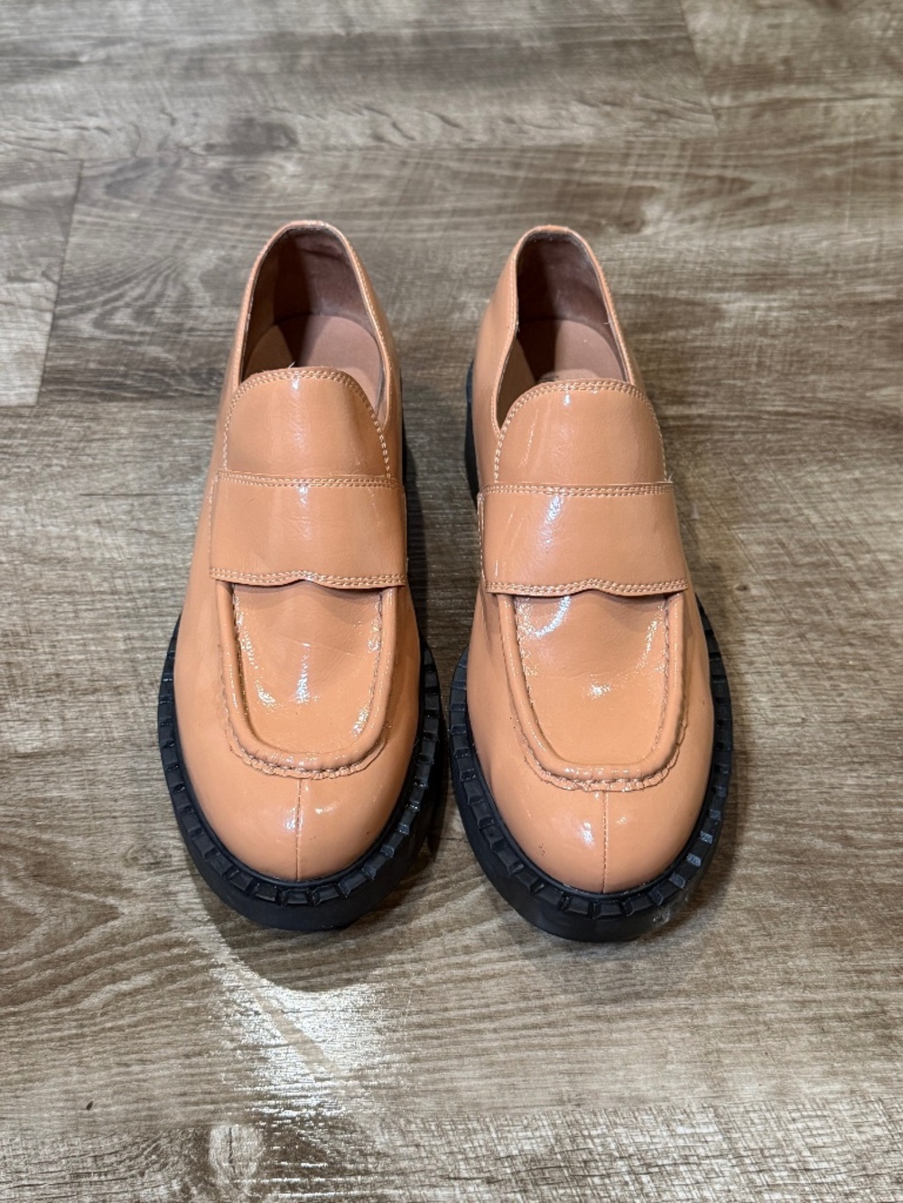Jeffrey Campbell Librarian loafers High Gloss Tan Slip On Size 9